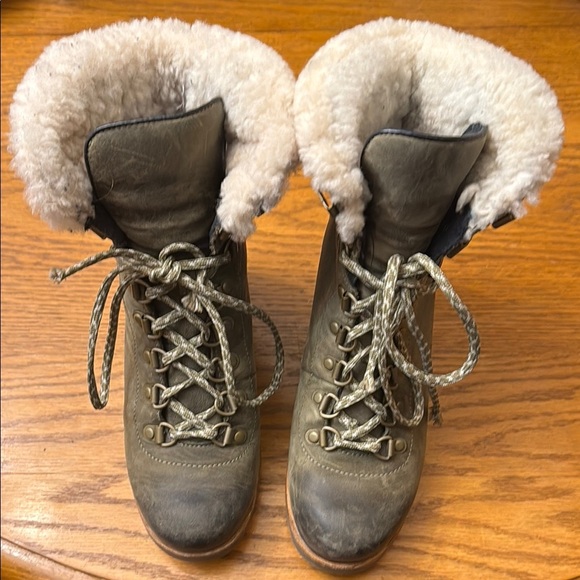 Sorel Conquest wedge - Picture 1 of 8